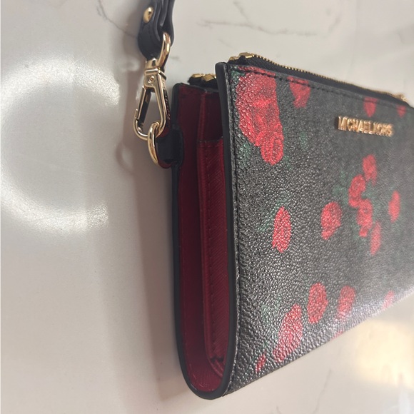 Michael Kors Rose Wristlet- NWOT - Picture 16 of 17